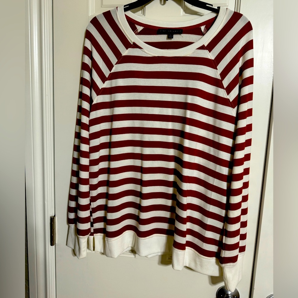 Jane and Declancey Women’s top size small